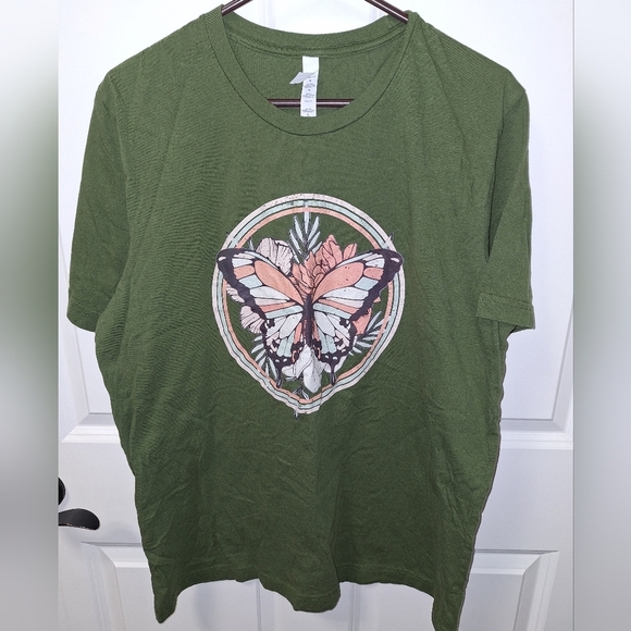 A Bella Canvas butterfly t-shirt in a ladies size XL. - Picture 1 of 5